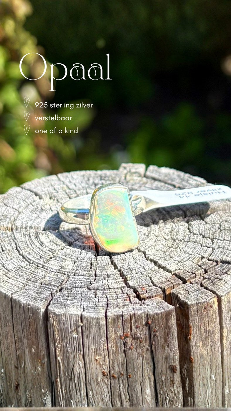 Ring met opaal van 925 sterling zilver bij Huisje 44