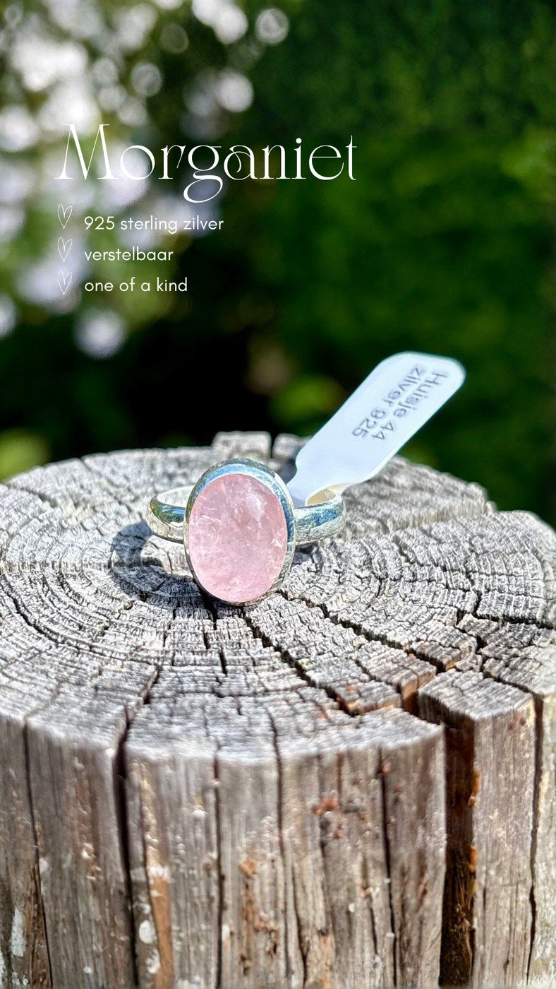 Ring met morganiet van 925 sterling zilver bij Huisje 44