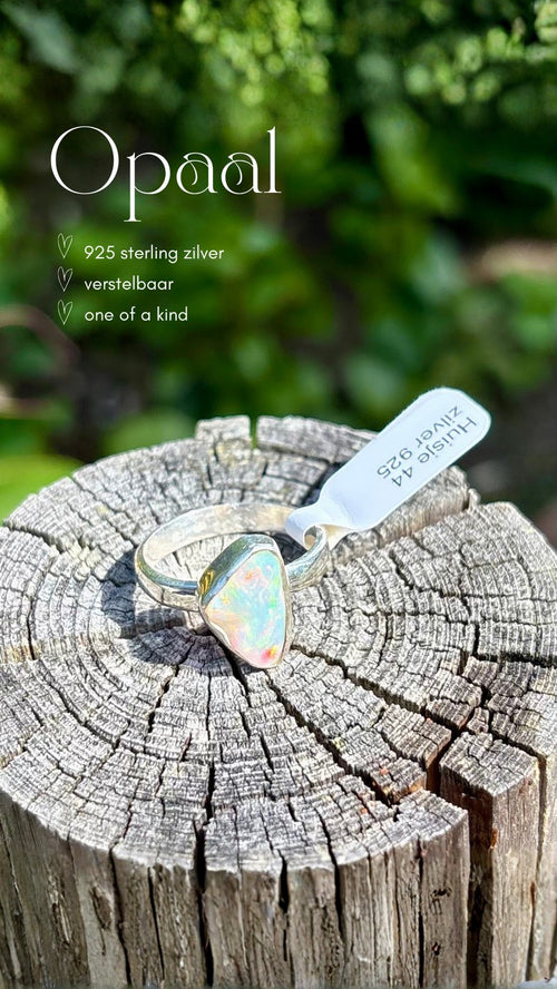 Ring Opaal van 925 sterling zilver met melkwitte steen