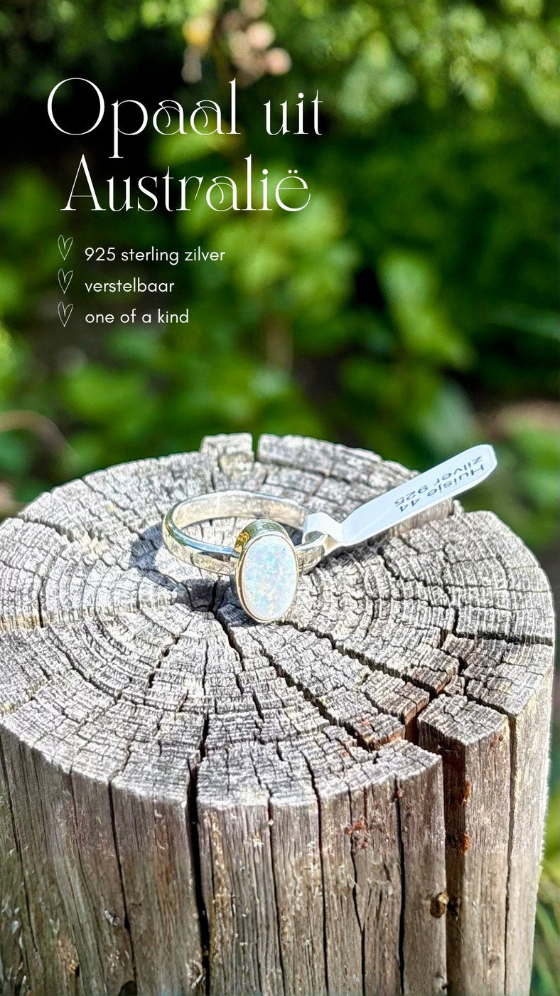 Ring met opaal uit Australië van 925 sterling zilver bij Huisje 44
