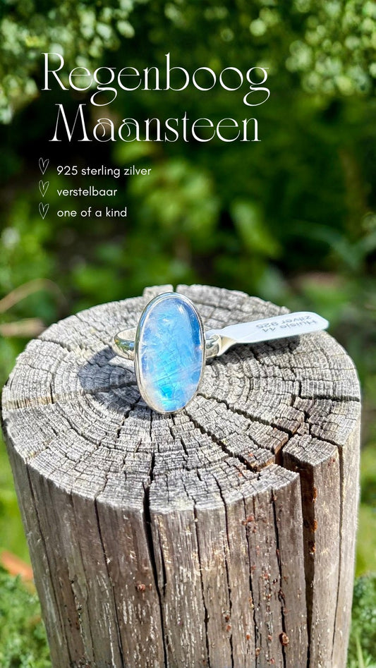 Ring met regenboogmaansteen van 925 sterling zilver bij Huisje 44