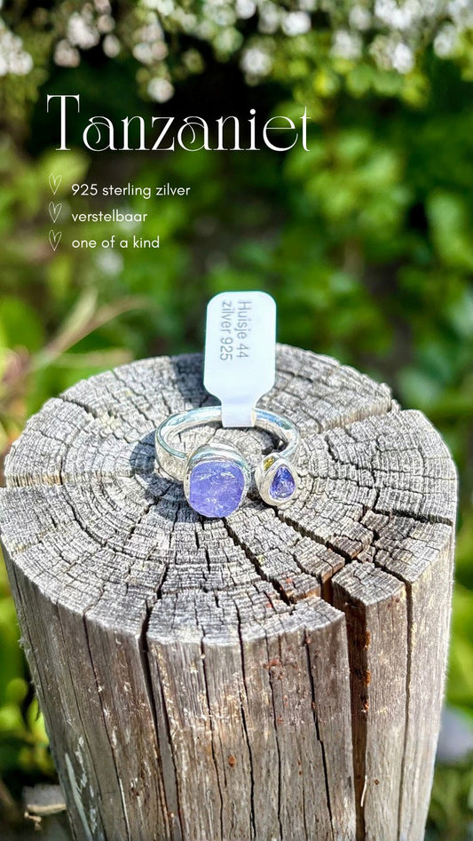 Ring met tanzaniet van 925 sterling zilver bij Huisje 44
